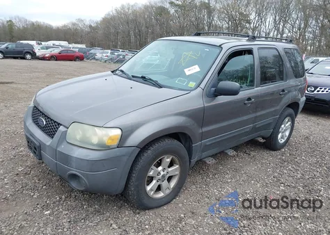 2005 Ford Escape Xlt z USA, uszkodzony, nr VIN 1FMYU931X5DA05038
